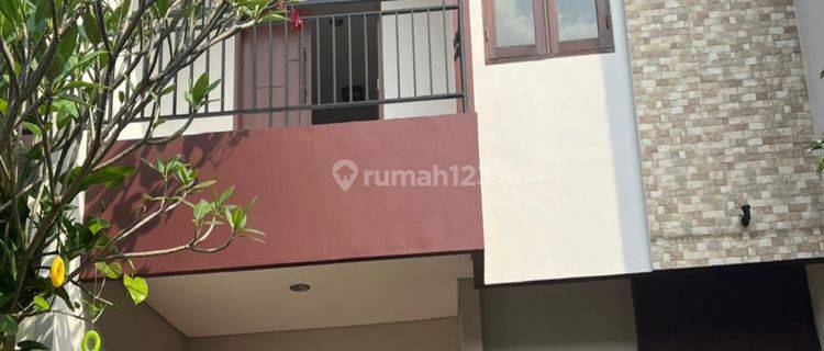 Rumah Rapi Bagus Siap Huni di Kebayoran Lama Jakarta Selatan 1