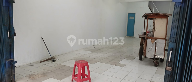 Ready-to-use shop house in Palmerah, West Jakarta 1