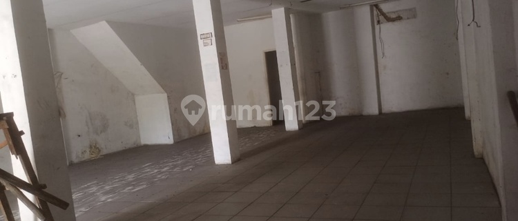 For Rent: Connected Shophouse in Senen, Central Jakarta Rp 300 Million / Year Negotiable. Shophouse in Senen 168.0 m² Unfurnished HGB. Shophouse in Senen 168.0 m² Unfurnished HGB. 1