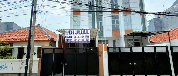 RUMAH BARU 3 LANTAI SIAP HUNI  1