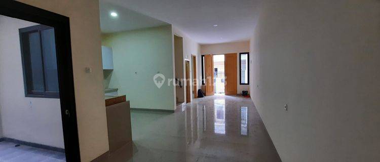 RUMAH 3 LANTAI ADA BALKON 1