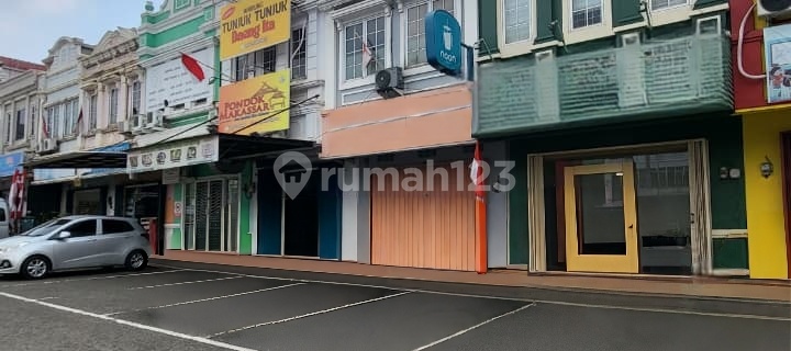 Golden Vienna Commercial House Bsd Strategic Location Facing Main Road 1