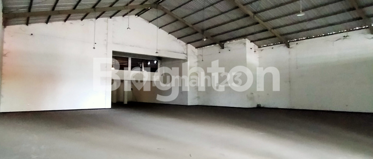 Wide Shop House in Tulungagung 1