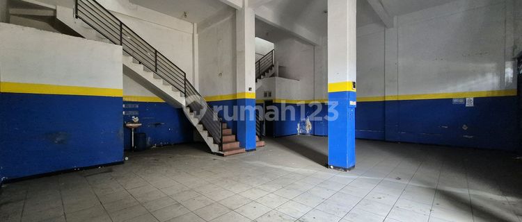 Wide Shop House in Batu. 1