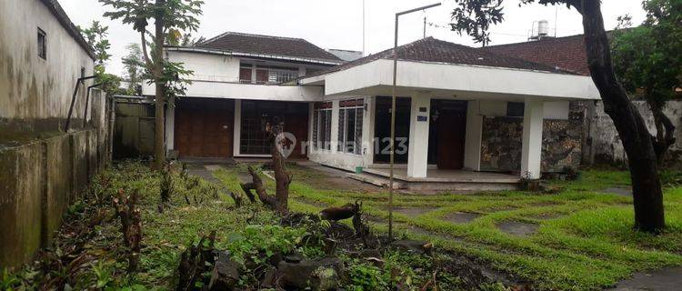 Rumah Luas Di Kota Blitar 1