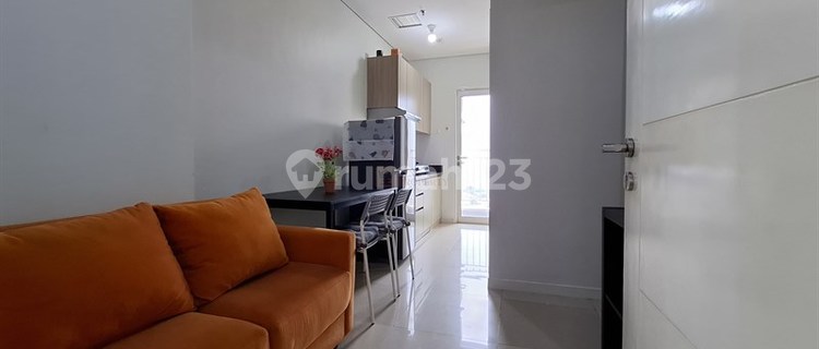 For Rent 1Br Madison Park Modern Minimalist Apartment - Near Central Park & Neo Soho Podomoro City, Facilities include Swimming Pool, Jogging Track, Basketball Court, Gym, Billiard, Sky Garden, Evi Charger Station. 1