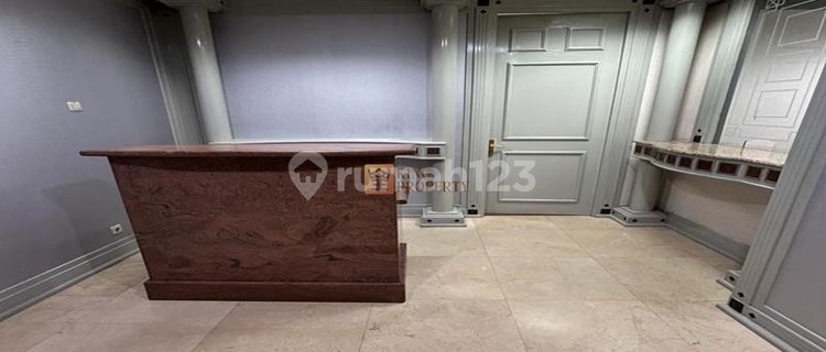 Disewakan Ruang Kantor Eksklusif Menara Sudirman - Lokasi Prestisius, Akses Mudah ke MRT, Dekat Pacific Place Mall, Senayan City, Jakarta Hospital, Mrccc Siloam Hospitals Semanggi, Pasar Pluis Bintang Mas Pasar Kecil Pela Mampang 1