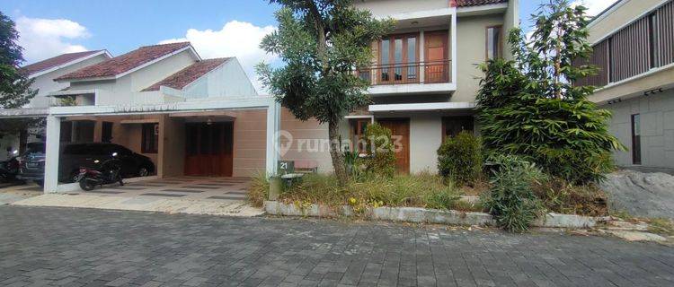 Kontrakan Perum Cluster Rumah Cantik 2Lt Semi Furnished 1