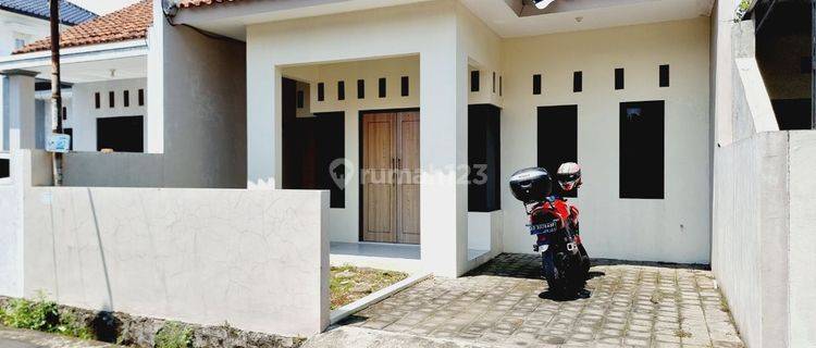 Rumah Cantik Nyaman Area Perkampungan Gedongan 1