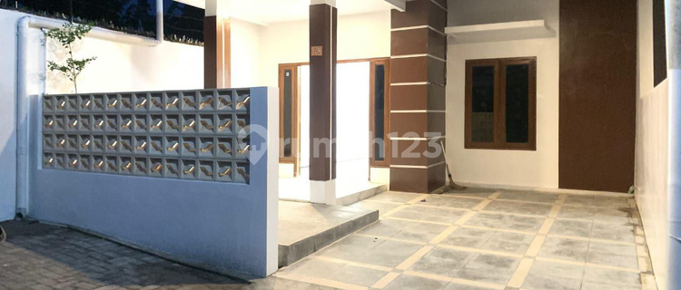 Rumah Cantik Renovated Dekat Kampus UNS Dan Rumah Sakit  1