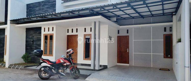 Kontrakan Rumah Baru Cluster Cantik Area Colomadu Dekat Jl Raya 1