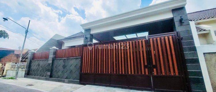 Rumah Mewah Proses Bangun Dekat Tol Dan Stadion 1