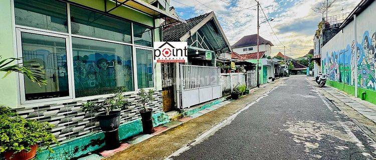 Tanah Pekarangan Ideal Hook Kota Solo Bonus Rumah Lama 1