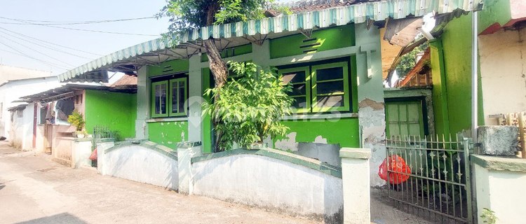 Rumah Sederhana Tengah Kota Solo 1