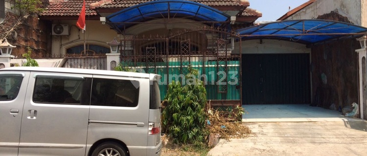 Dijual Rumah Bagus Tengah Kota Siap Pakai di Erowati 1