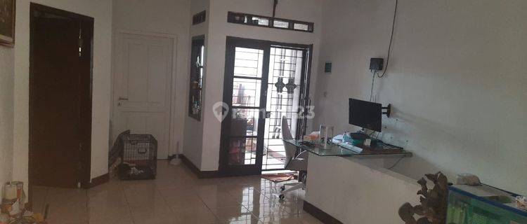 Dijual Rumah Terawat 2 Lantai Bebas Banjir di Taman Holis Indah Bandung 1