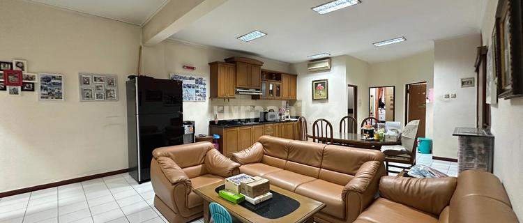 For Rent 3-Story Shop House in Batununggal Area, Bandung 1