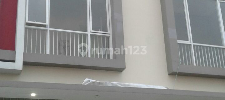 Good 3-Story Strategic Shop House on Mainroad Bojongsoang Bandung 1