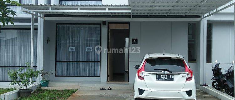 Dikontrakkan Rumah 2 Lantai 4 KT& 3 KM di KIIC Karawang  1