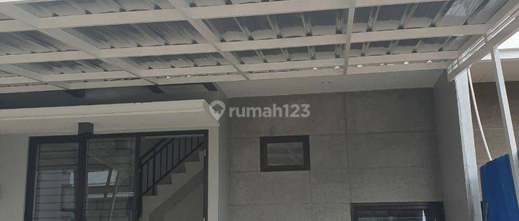 Dikontrakan Rumah 2 Lantai Minimalis ditengah Kota Galuhmas Karawang  1