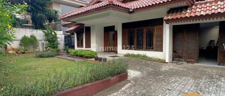Rumah Bagus Strategis Kebayoran Baru, Jakarta Selatan SHM 1