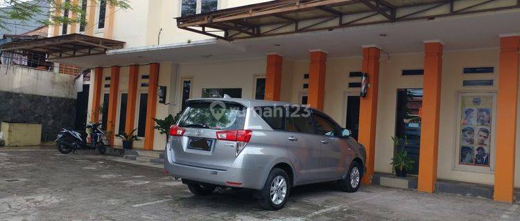 Gedung X Hotel di Mainroad Cikutra Bandung Utara dekat Gasibu  1