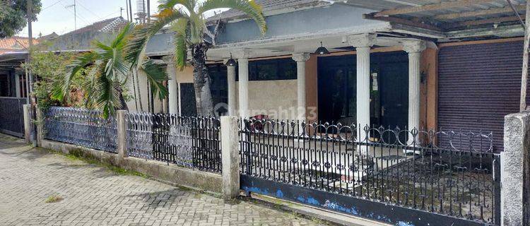 Rumah Unfurnished SHM Dekat Kampus Uad Jl. Nitikan Jogja 1