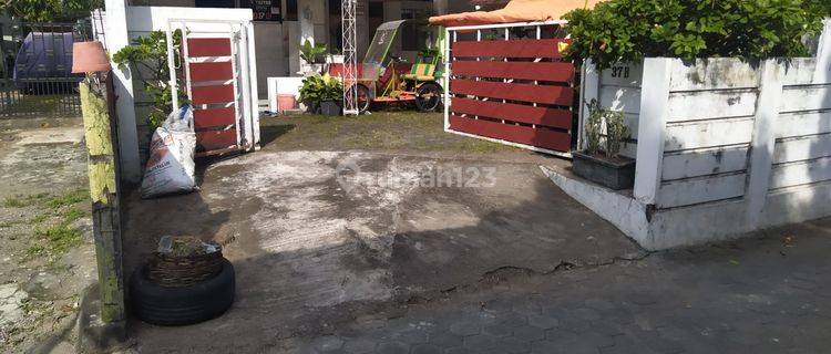 Rumah Bagus Semi Furnished SHM di Panembahan Yogyakarta  1