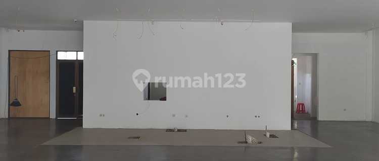 Dijual Ruang Usaha Strategis di Setrasari Bandung 1