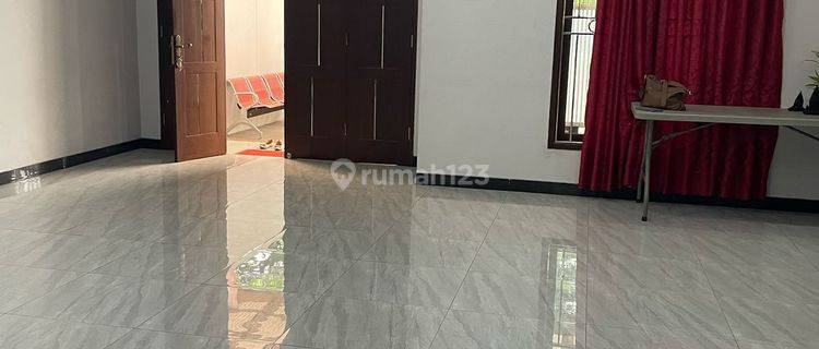 Rumah Hoek 2 Lantai Bisa Untuk Usaha di Sumber Sari  Sumber Mekar 1