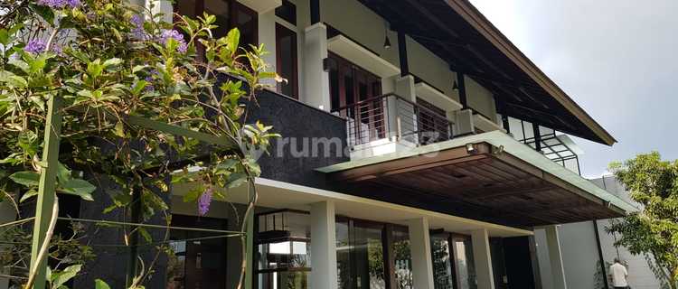 Luxury Ready-to-Occupy House in Dago Pakar, Bandung 1