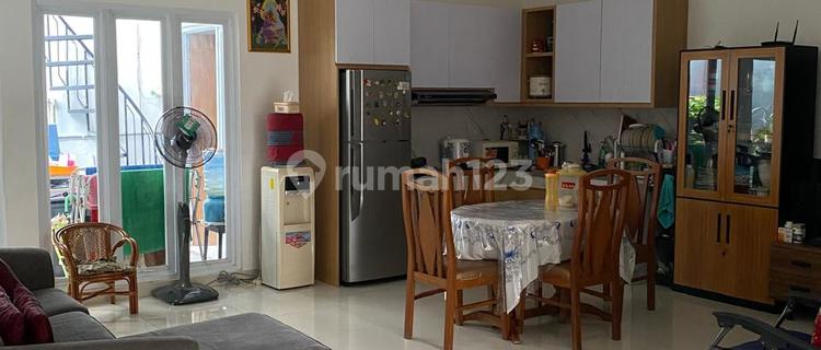 Nice Comfortable House Ready to Occupy in Taman Kopo Indah 3 1