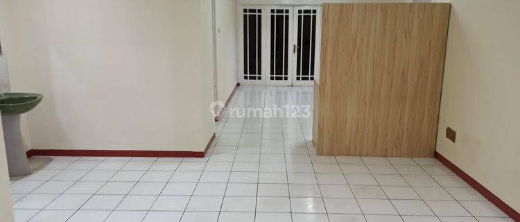 Disewa Rumah Di Tomang Bagus Luas , Lt. 165m2, Kt 5, 2 Lantai Jakarta Barat 1