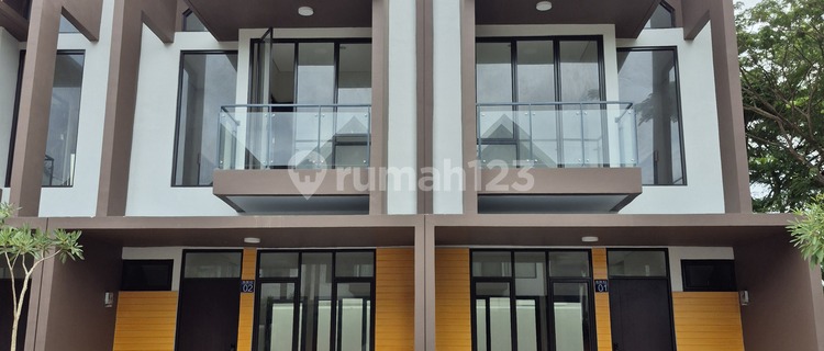 2-story house Royal Spring Hertasning Makassar 1