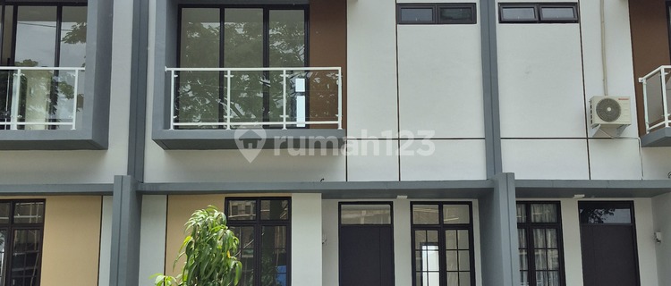 Rumah 2 Lantai royal SentraLand BTP type boulevar makassar 1