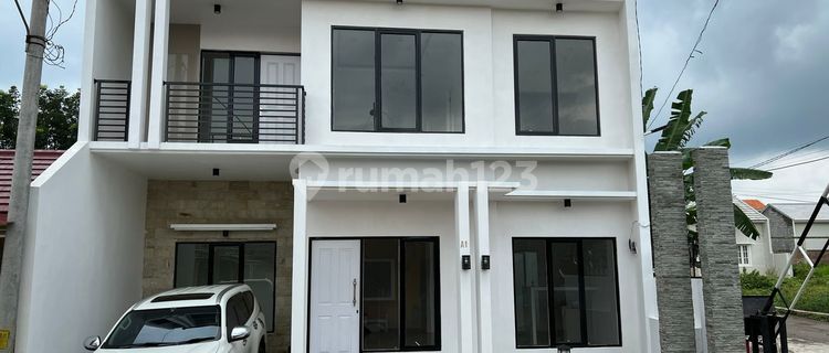Dijual Rumah 2 Lantai Di Greenland 4 Mataram Pati  1