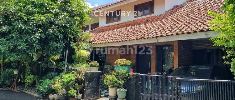 For Sale Well-Maintained House Ready to Occupy Attractive Price in Rengas Ciputat 1