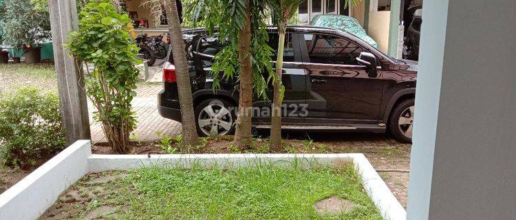 Disewakan Rumah Bagus Minimalis di Perum Puri Kristal Dekat Bintaro Tangerang Selatan, Banten 1