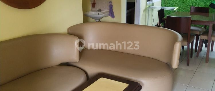 For rent, ready-to-live furnished house in Kota Baru Parahyangan. 1