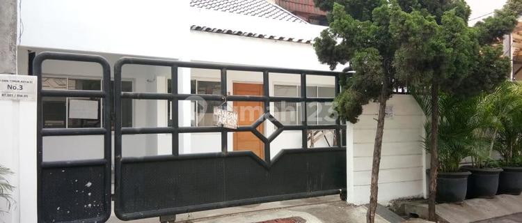 Rumah Terawat Di Tanjung Duren 1