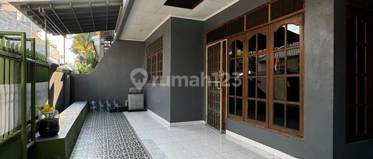 Spacious House in Tomang 1