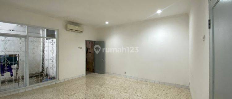 RUMAH SIAP HUNI COCOK JUGA UNTUK KANTOR DI SENOPATI 1