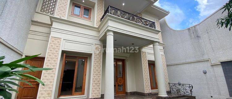 Luxury and beautiful house at menteng area 1