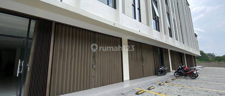 Ruko baru siap pakai di dekat permata hijau area 1