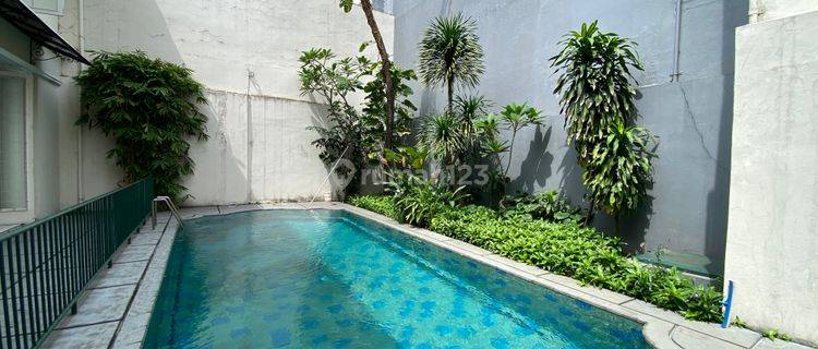 BEAUTIFUL AND BIG HOUSE, SENAYAN AREA, JAKARTA SELATAN 1