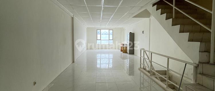 For Rent Commercial Shophouse in Strategic Area of Matraman Raya, East Jakarta 1