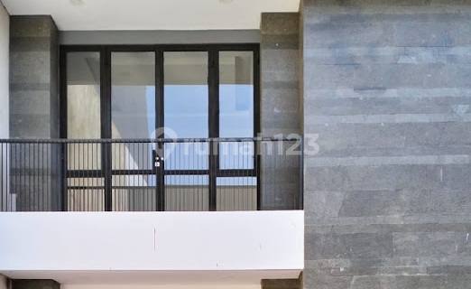 Rumah Baru Mewah 18x23 Ada Pool Pribadi Emerald Cove Gading Serpong Tangerang Selatan 1