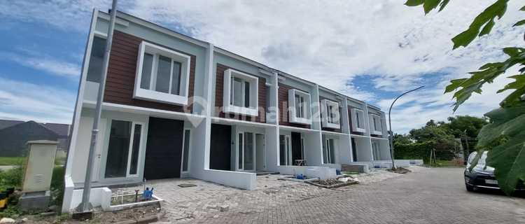 Modern Jade Hamlet Hulaan Menganti House Free of Fees 1