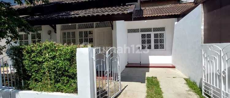 Disewakan Rumah 2 Lantai Shm Siap Huni Di Lokasi Strategis - Arcamanik Bandung Timur 1