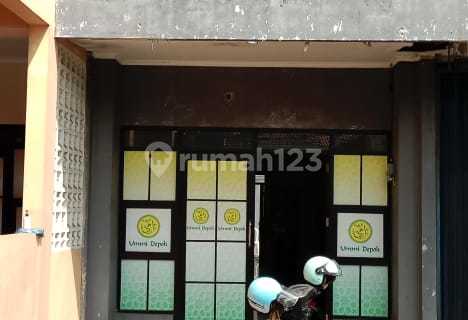 Cheap Shop House for Sale in a Commercial Area by the Roadside in Limo, Depok 1